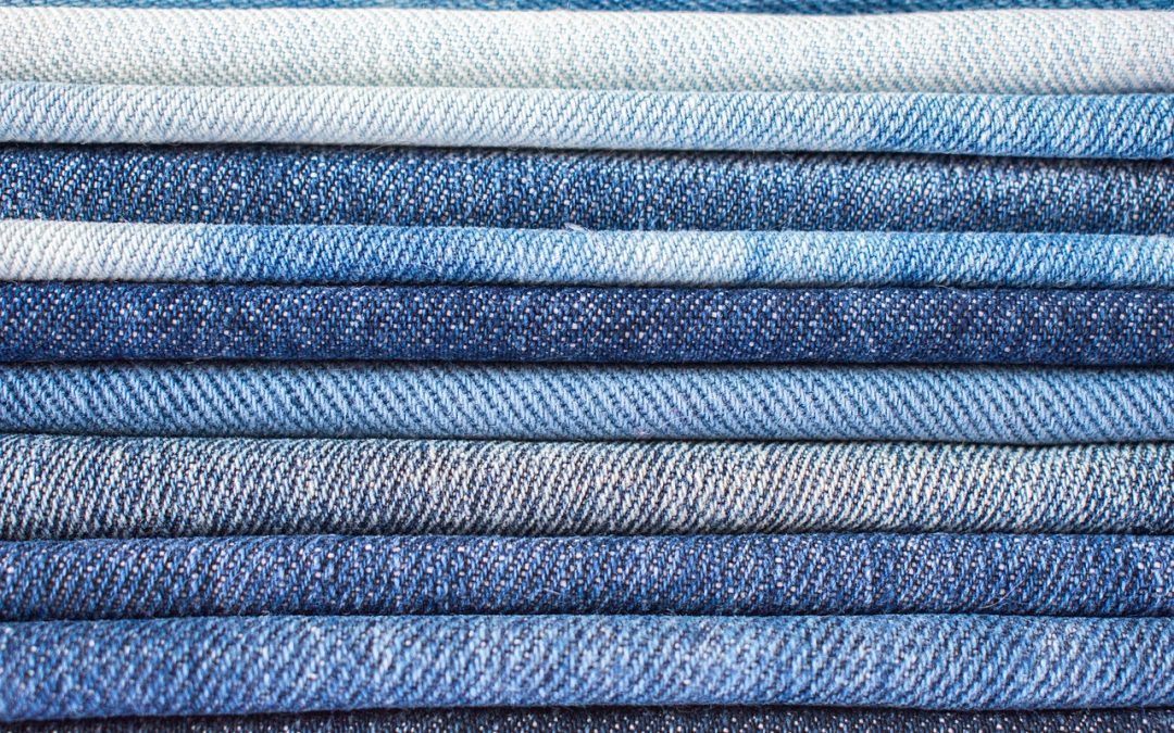 La tela dei jeans: comfort, stile e versatilità